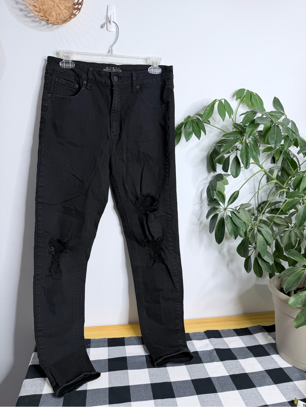 Wild Fable Distressed High Rise Skinny Jean Size 10